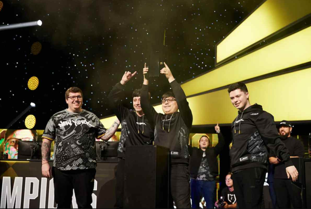 Cloud9 подписывает составы CDL и Warzone