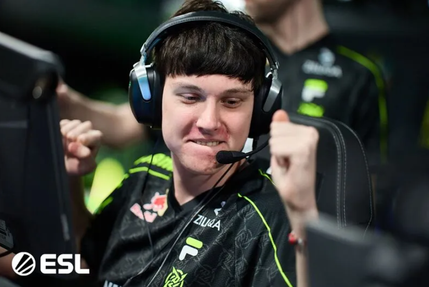 Профессионалы не могут играть в Dota 2 из-за запрета на использование аккаунтов-спутников