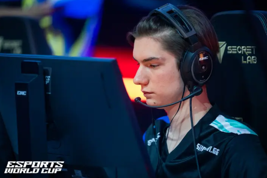 Доминирующая команда NAVI занимает место в финале чемпионата мира по киберспорту 2024 по CS2 после того, как выбила MOUZ