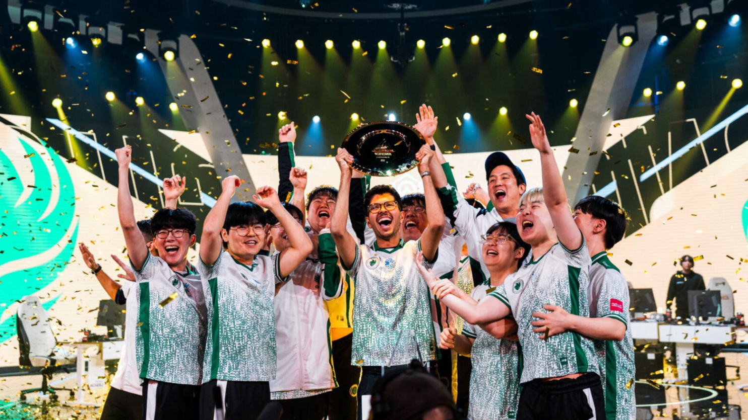 Команда Falcons побеждает в финале как чемпион Midseason OWCS 2025