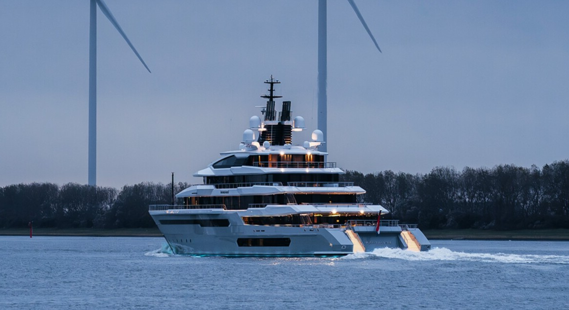 Гейб Ньюэлл купил яхту Левиафан за 500 миллионов долларов, с игровой зоной на борту из 15 станций — изображение 2