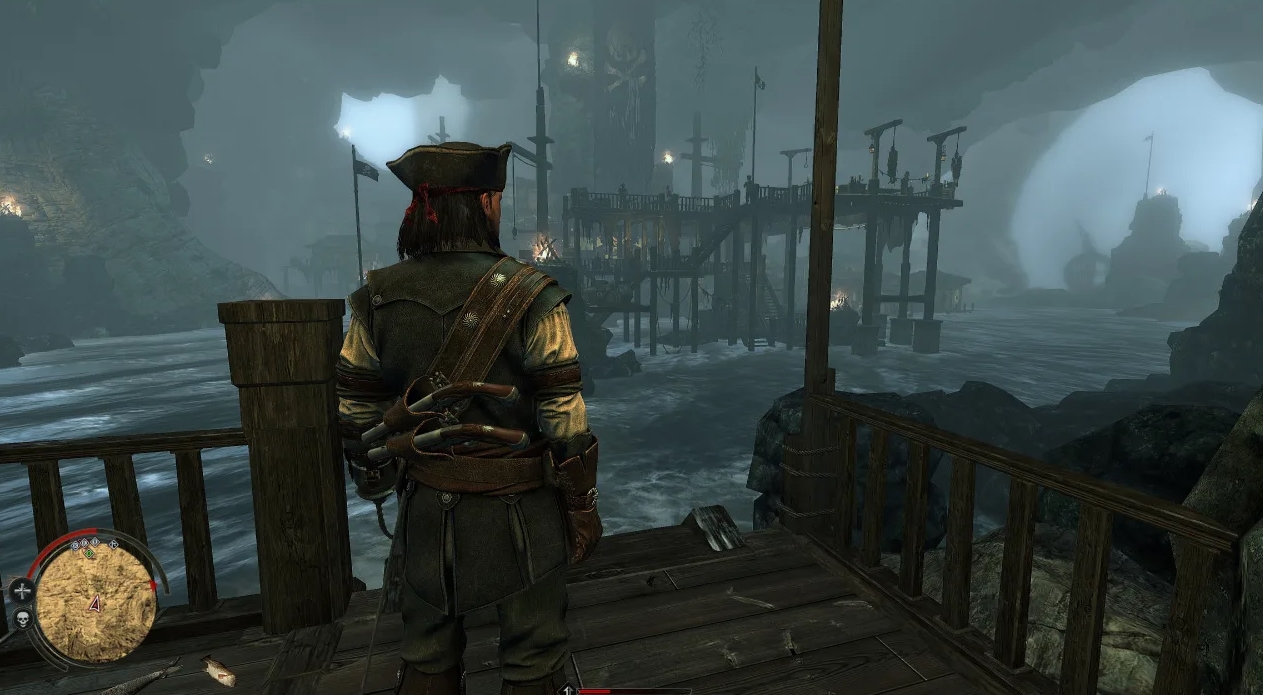 Пират стоит на деревянном пирсе в туманной пещерной гавани в Vendetta Curse of Raven's Cry